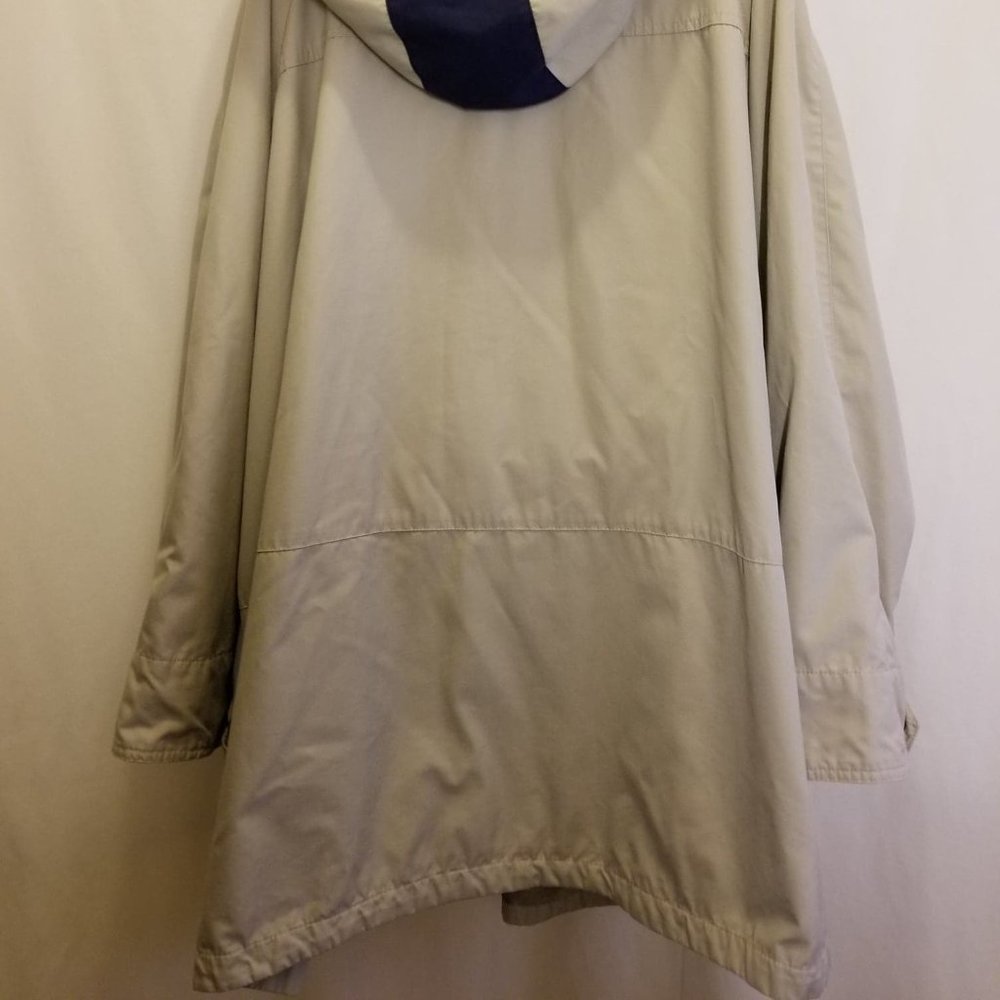 Coat - Picture 4 of 4
